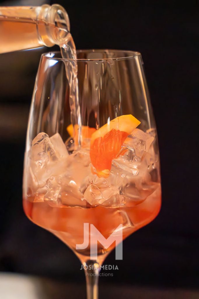 Eventfotograf Köln – Cat Ballou, Circle Lounge, LANXESS Arena – Alkohol wird gemischt 2