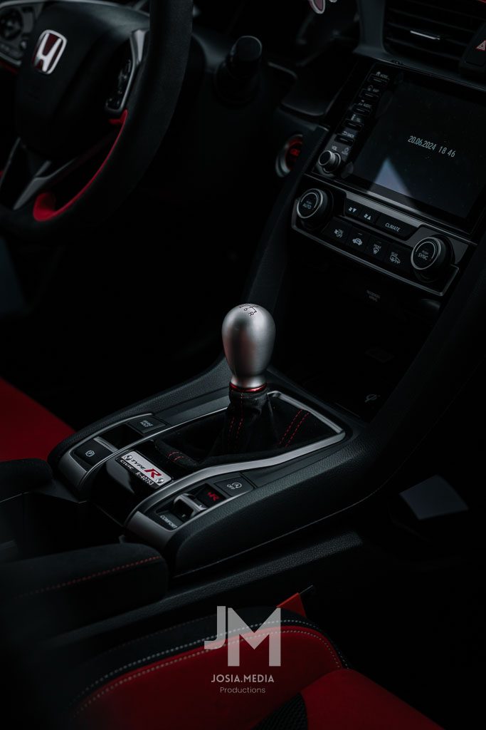 Produktfotograf Köln – Honda Civic Type R, blau, Sportsitze, – Schaltknüppel