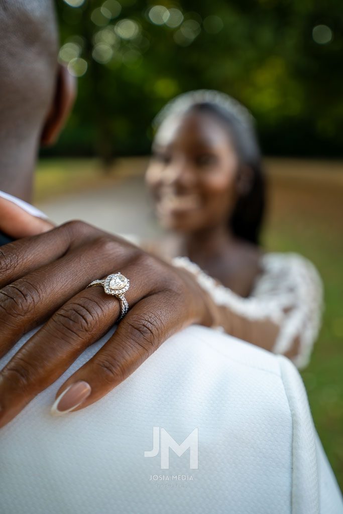Hochzeitsfotograf Köln – Trauung von Justine und Kenneth - Schloß Benrath - Brautshoot Ring