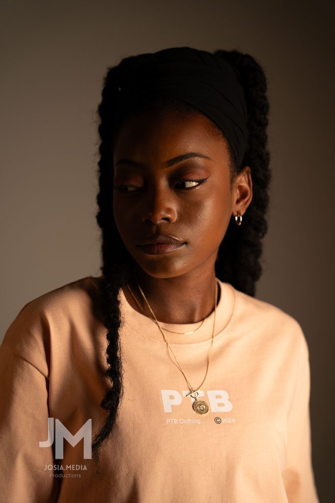 Produktfotograf Köln – Modelshoot für PTB / PawToBorn, Kleidungsdetails, Fashion, – 4